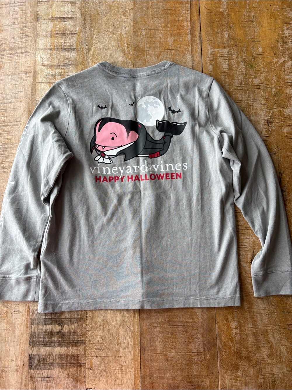 NWOT Vineyard Vines Boys Halloween Tee with Dracula Whale size 7 - Picture 7 of 7